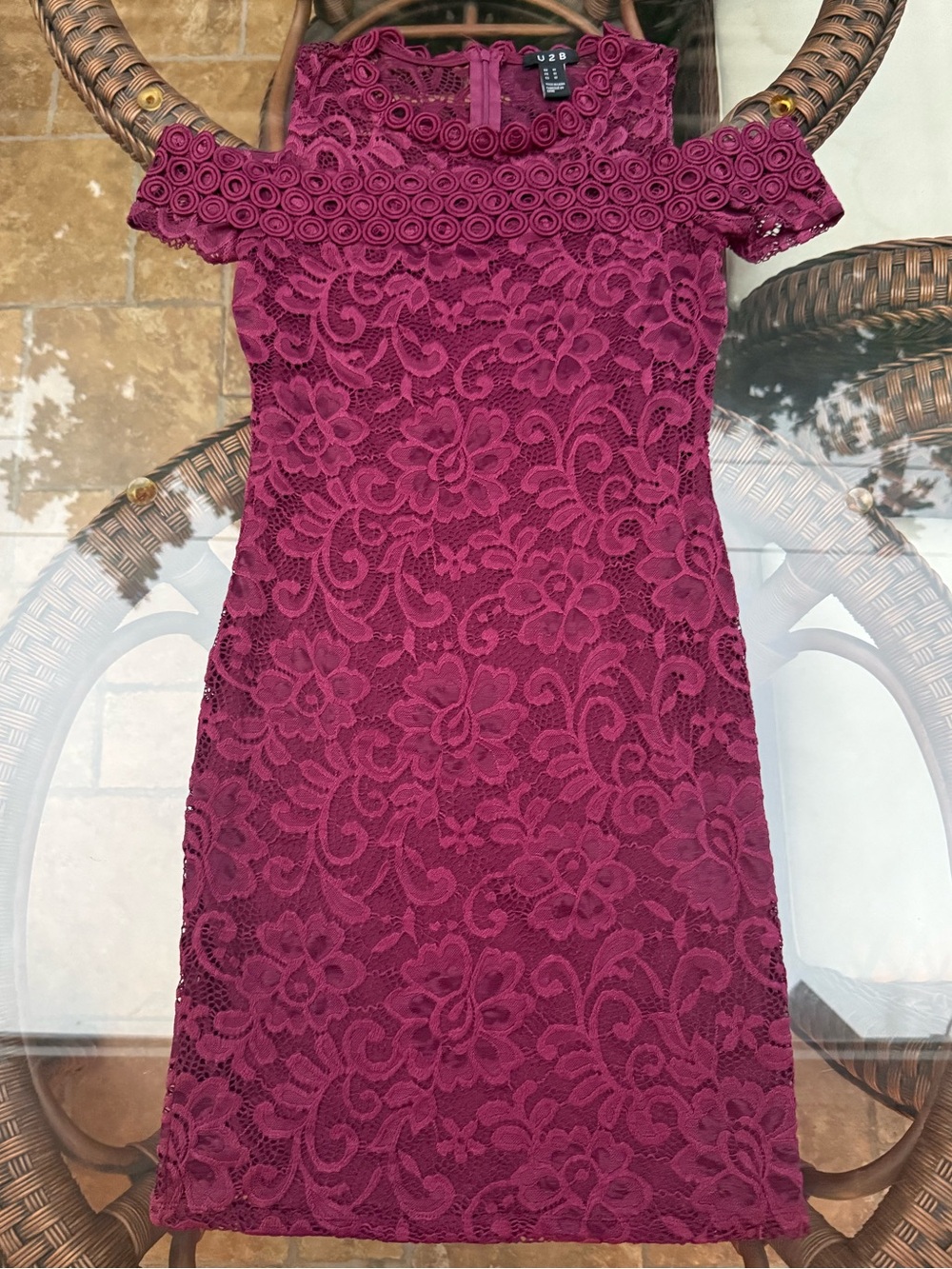 Women’s Lace Off-Shoulder Dress in Wine